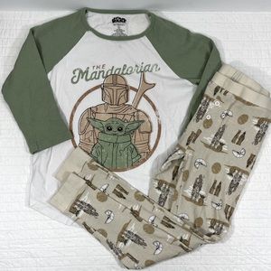 Her Universe Star Wars The Mandalorian thermal pajama set; Size Small